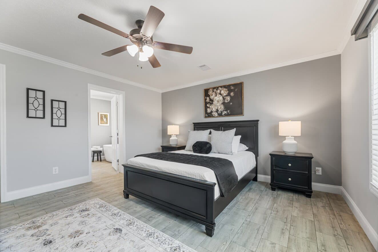 Jones 32764b bedroom home features