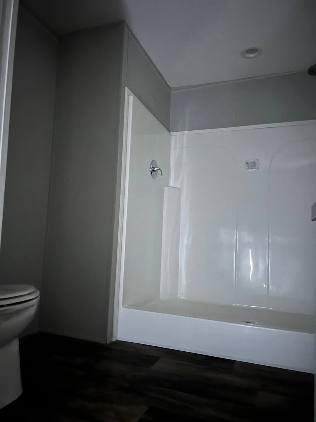 The summit 2856 by cavco douglas bathroom home features