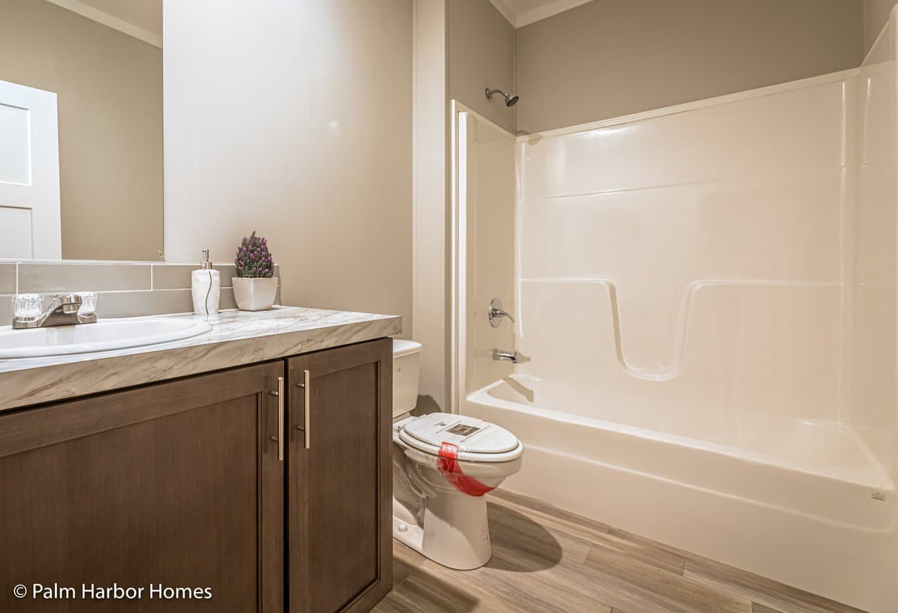 Levy 28482a bathroom home features