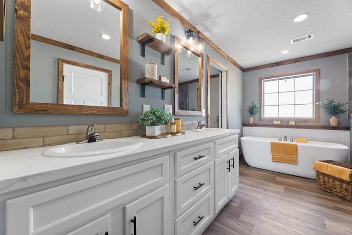 The reece by cavco moultrie bathroom home features