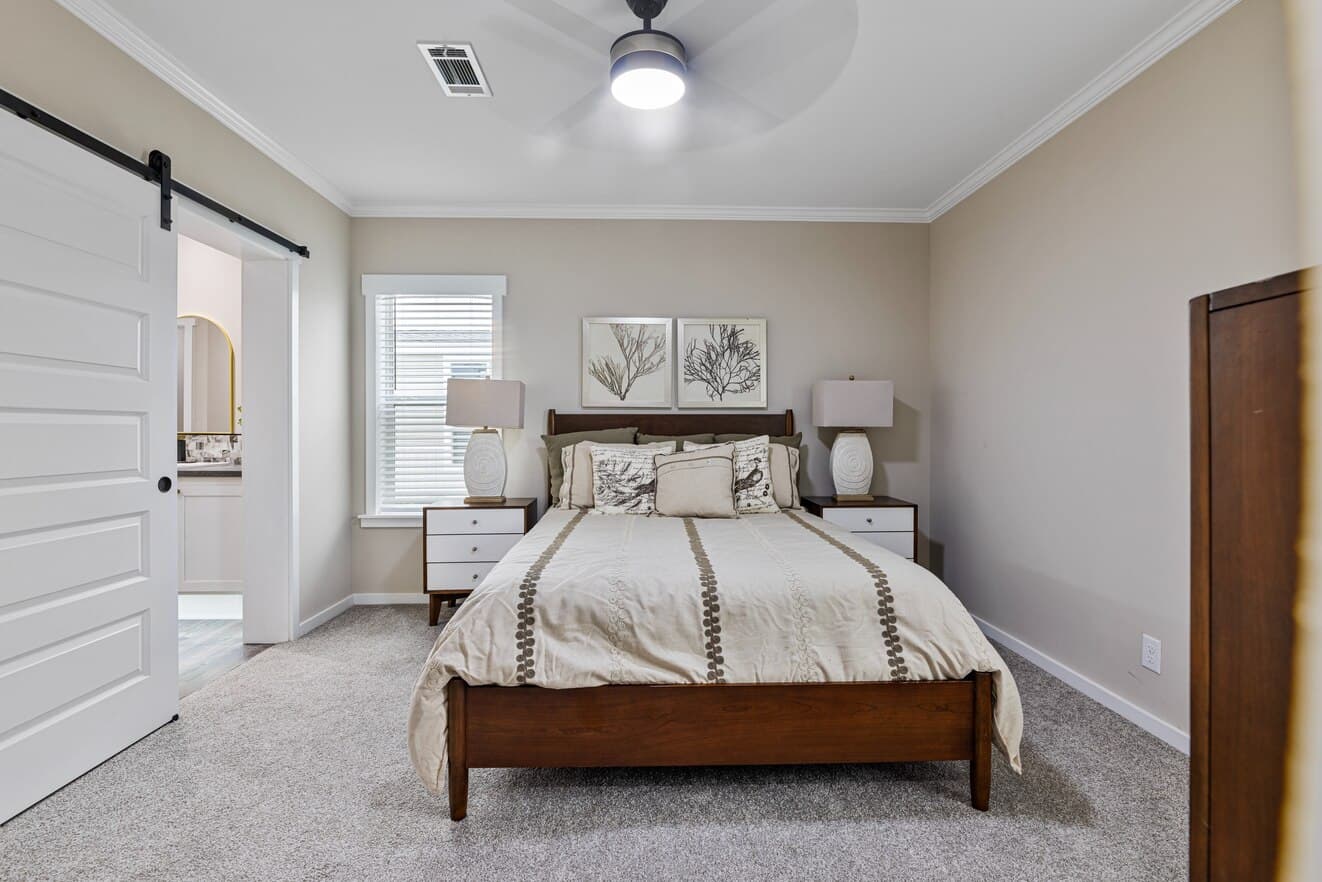Pierce 28562a bedroom home features