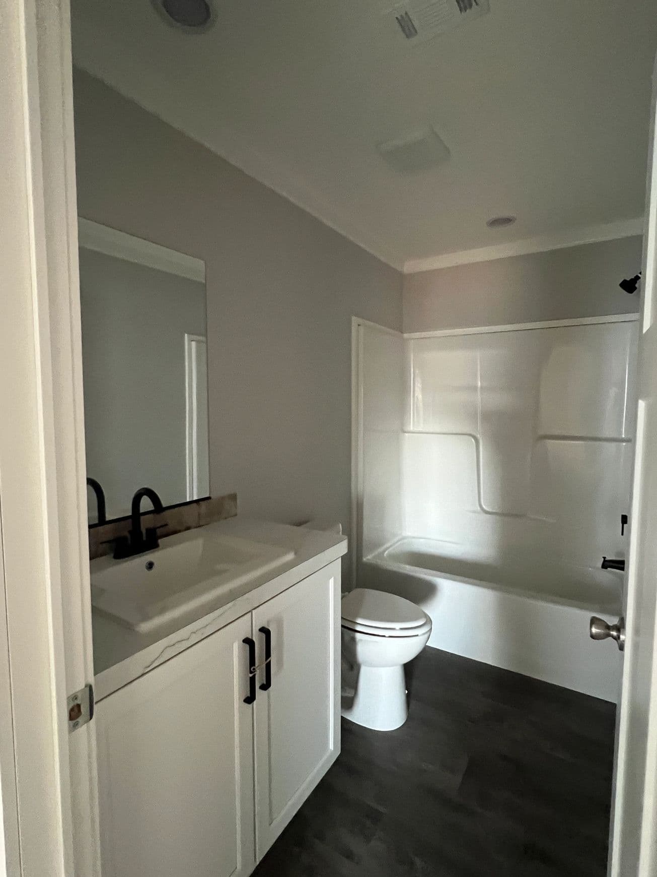 The craft select by cavco palm harbor in plant city bathroom home features