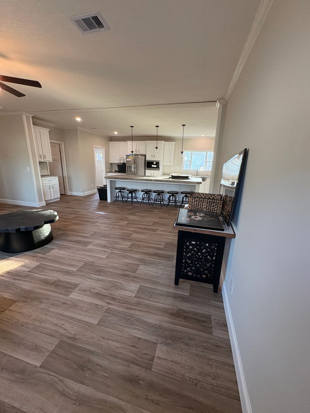 The patch by cavco moultrie interior home features