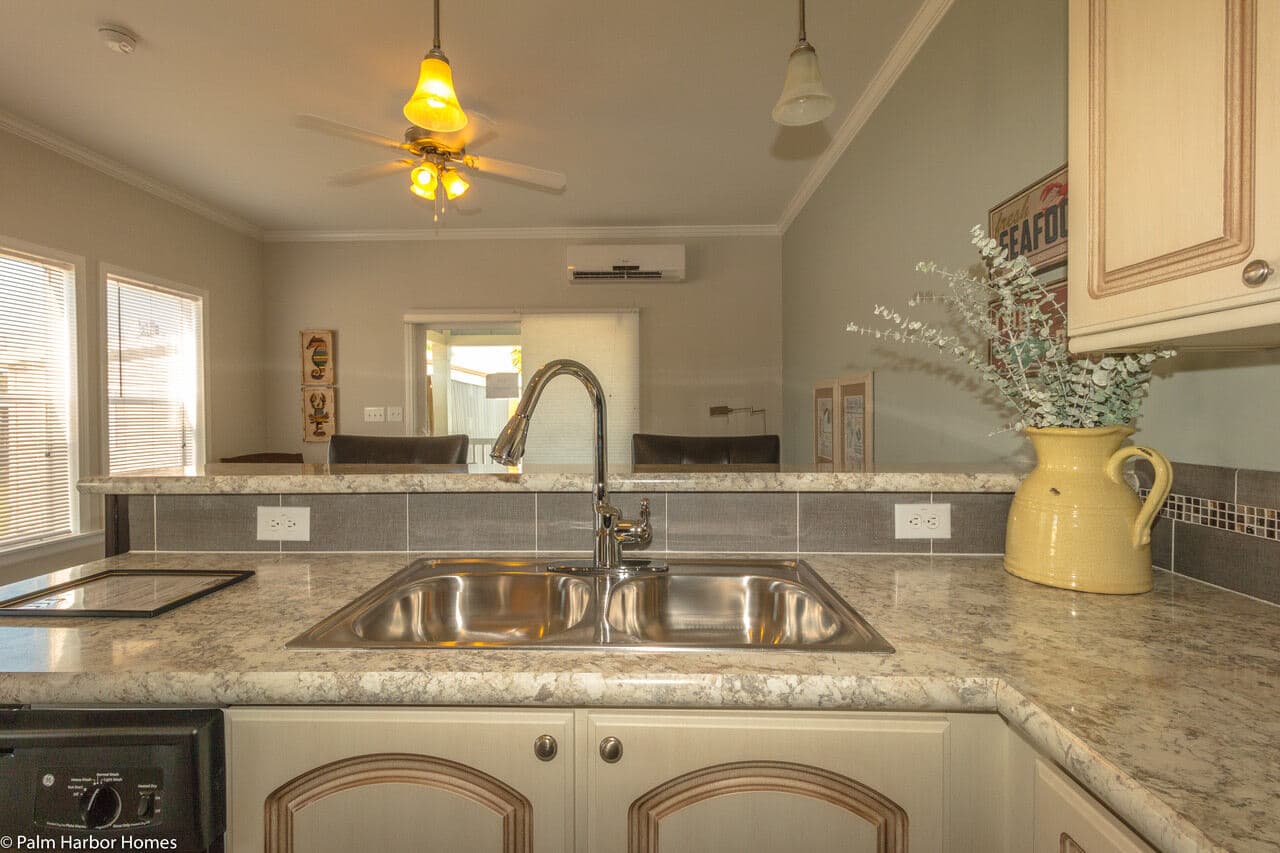 Waverly 15471a kitchen home features