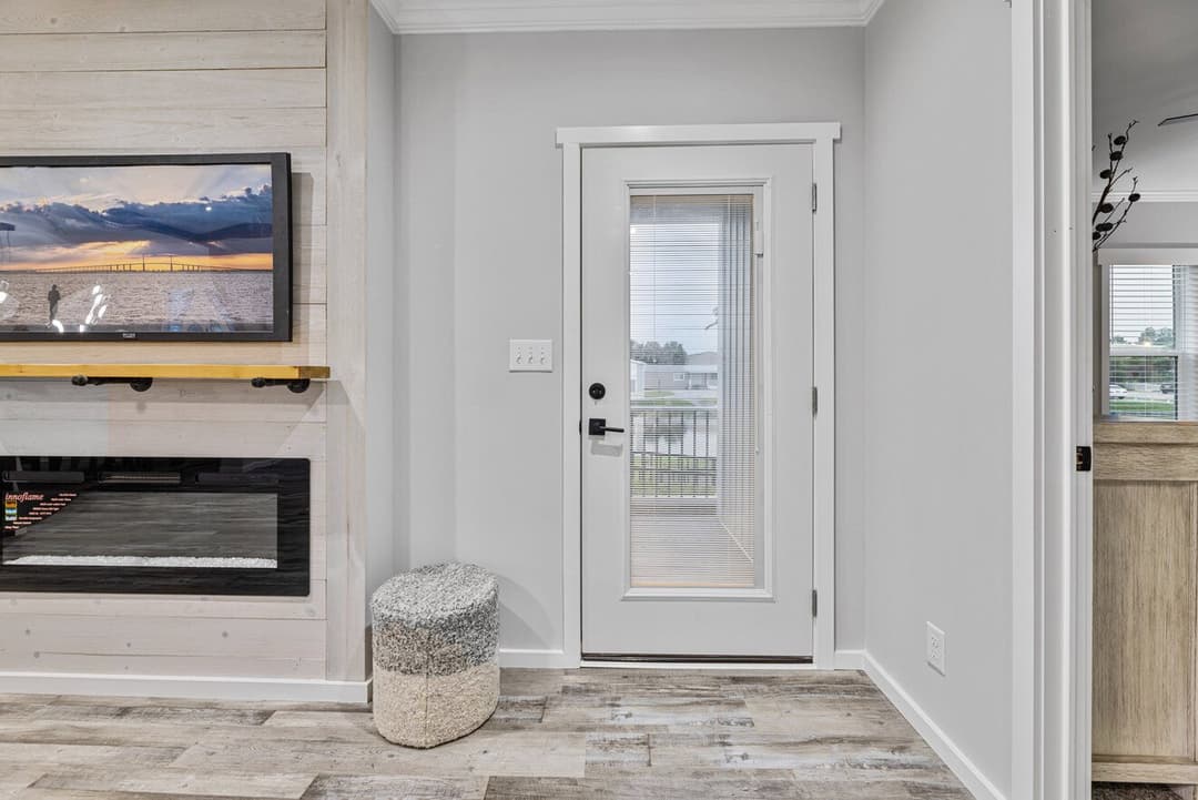 Davan 28683a interior home features