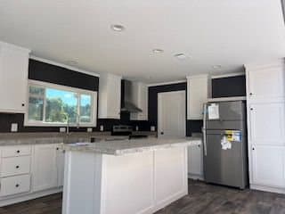 The summit 2856 by cavco douglas kitchen home features