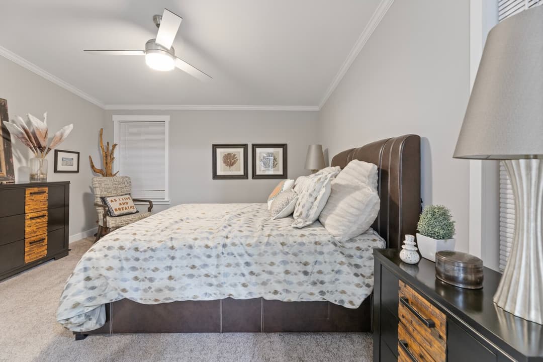 Pelican bay ii 30764b bedroom home features