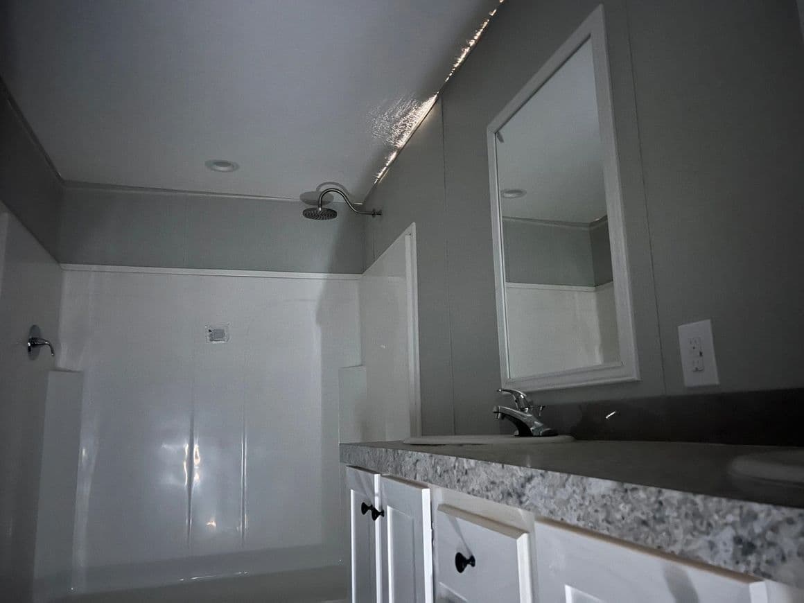 The summit 2856 by cavco douglas bathroom home features