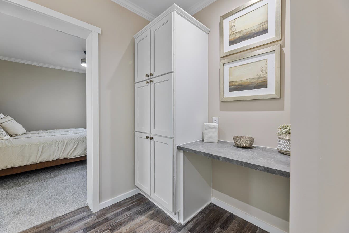 Pierce 28562a bedroom home features
