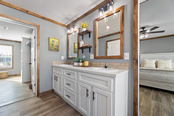 The reece by cavco moultrie bathroom home features