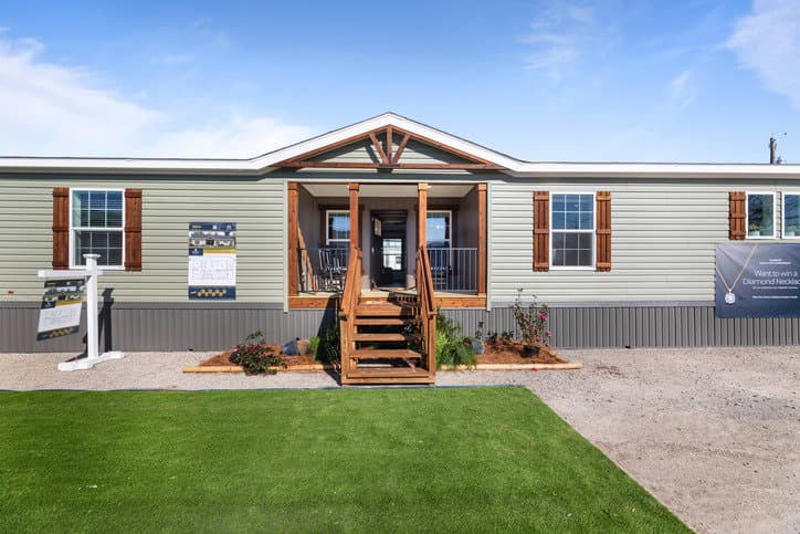 The reece by cavco moultrie exterior and hero home features