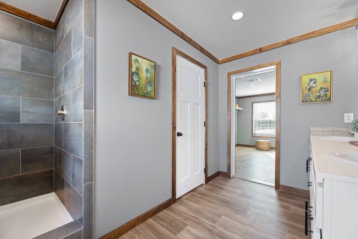 The reece by cavco moultrie bathroom home features