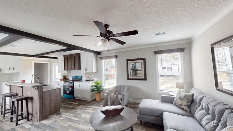 Swagger 16763a interior home features