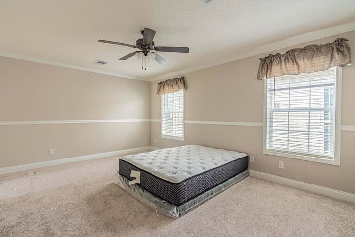 Kimbrel 28764a bedroom home features
