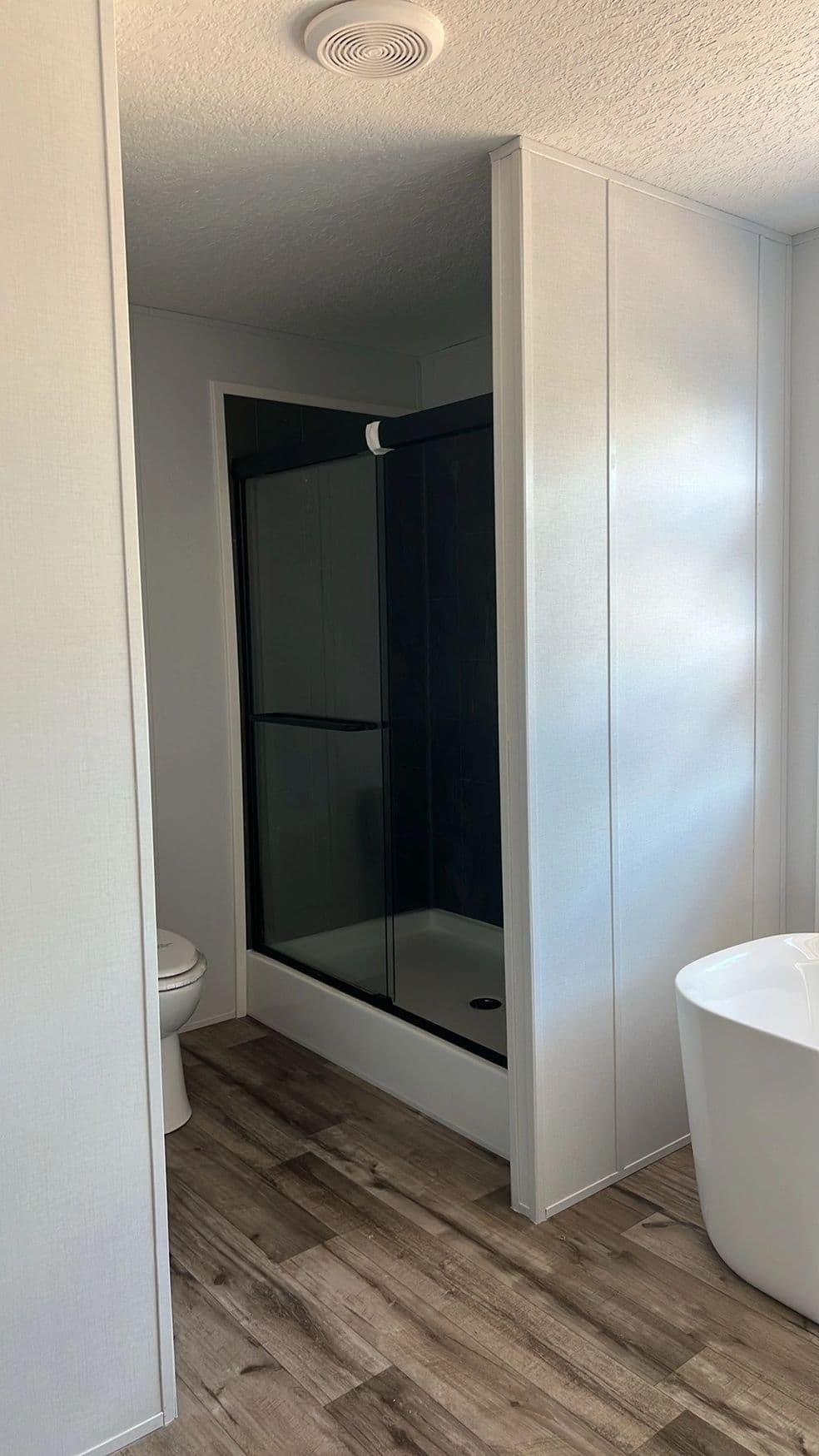 The summit 3248 by cavco douglas bathroom home features