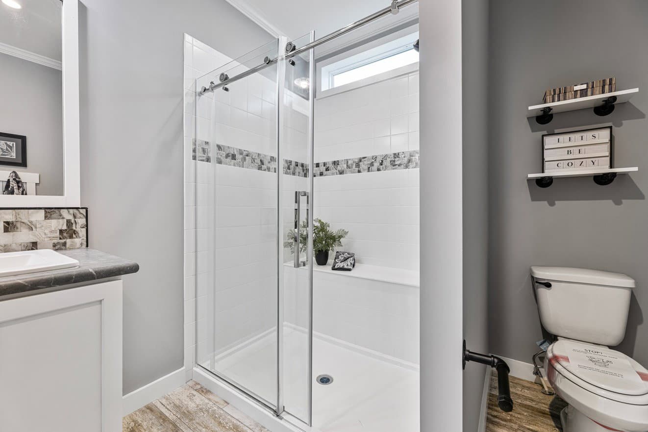 Cottage farmhouse 28522j bathroom home features