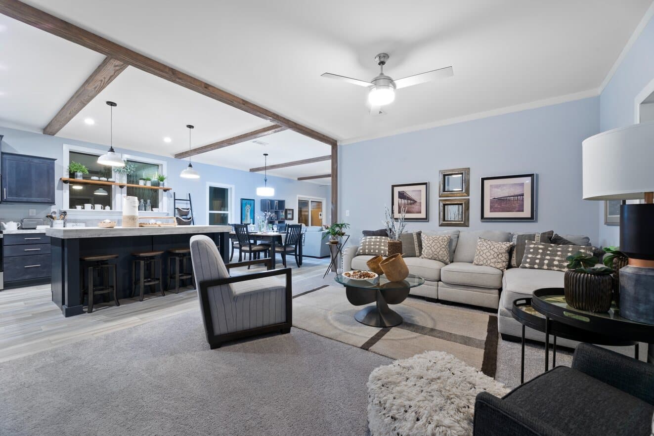 Finley 28684a hero and interior home features