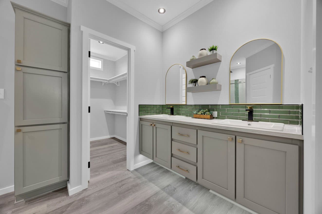 The quinn by cavco palm harbor in plant city bathroom home features