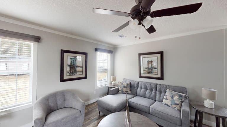 Swagger 16763a interior home features