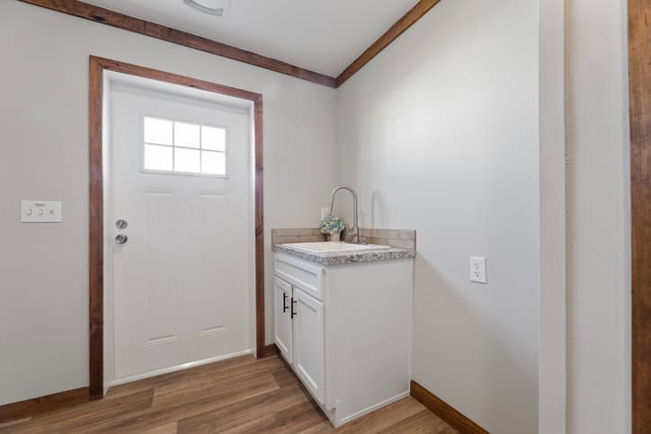 The reece by cavco moultrie interior home features