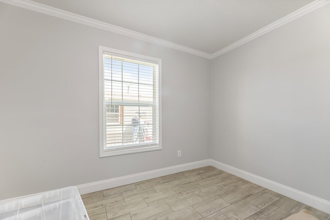Jones 32764b bedroom home features