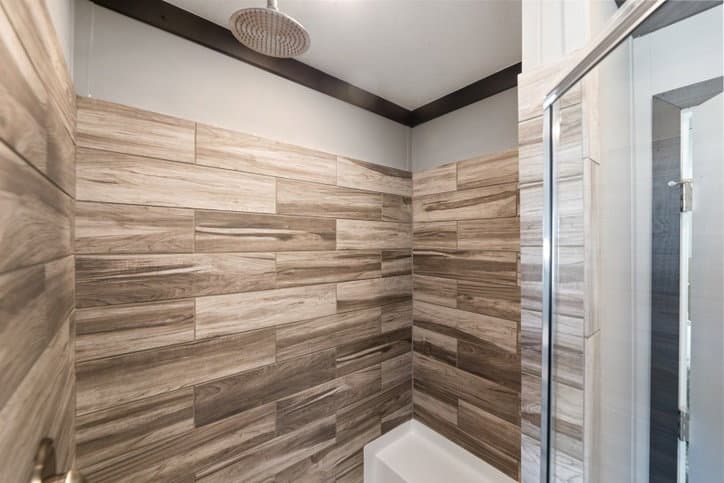 Sparrow 32725a bathroom home features