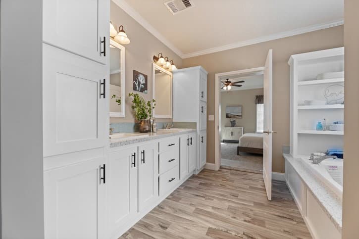 Timberview 32663e bathroom home features