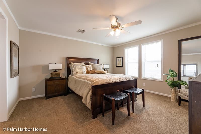 St. martin ii 30523b bedroom home features