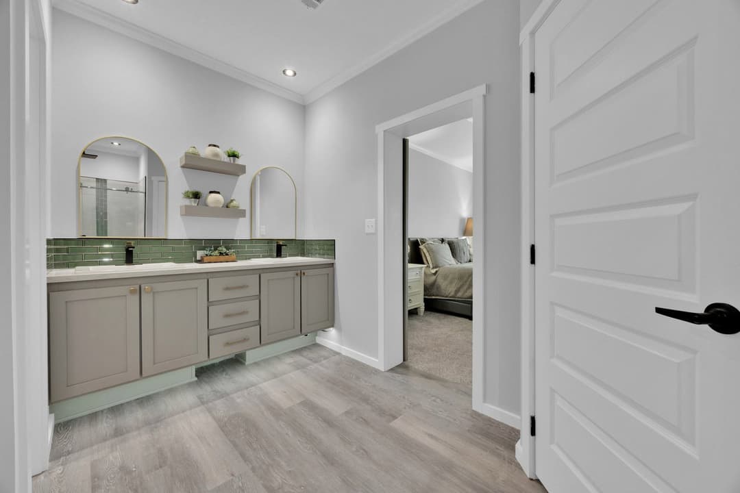 The quinn by cavco palm harbor in plant city bathroom home features