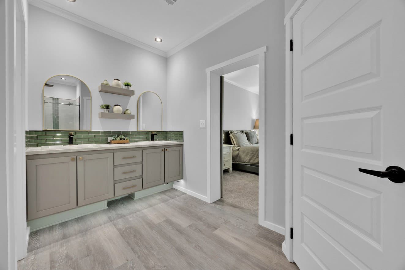 The quinn by cavco palm harbor in plant city bathroom home features