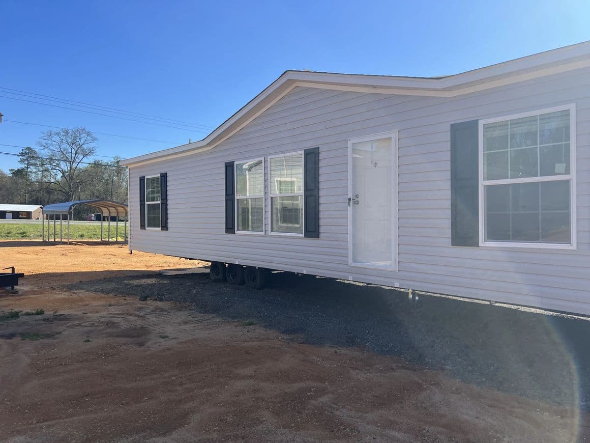 The summit 3248 by cavco douglas exterior and hero home features