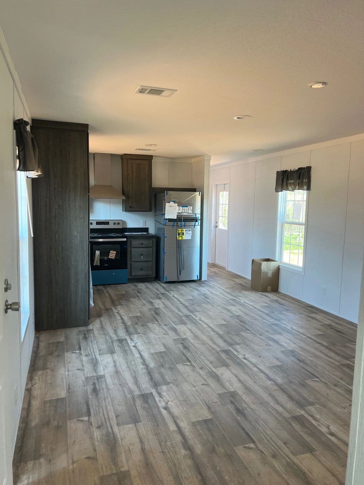 The westfield classic by cavco douglas interior home features