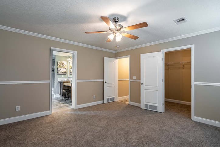 Anderson 32603b bedroom home features