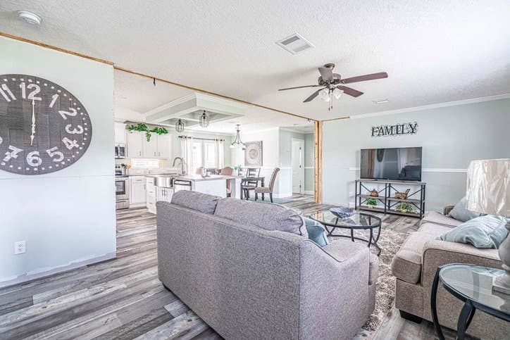 Camron 28563f interior home features