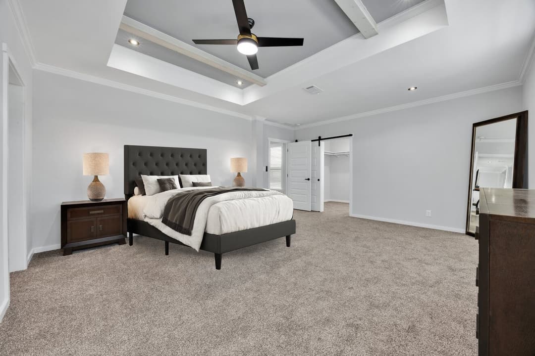 Draper 40764a bedroom home features