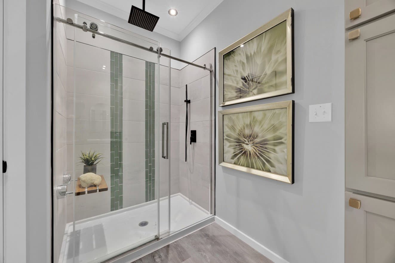 The quinn by cavco palm harbor in plant city bathroom home features