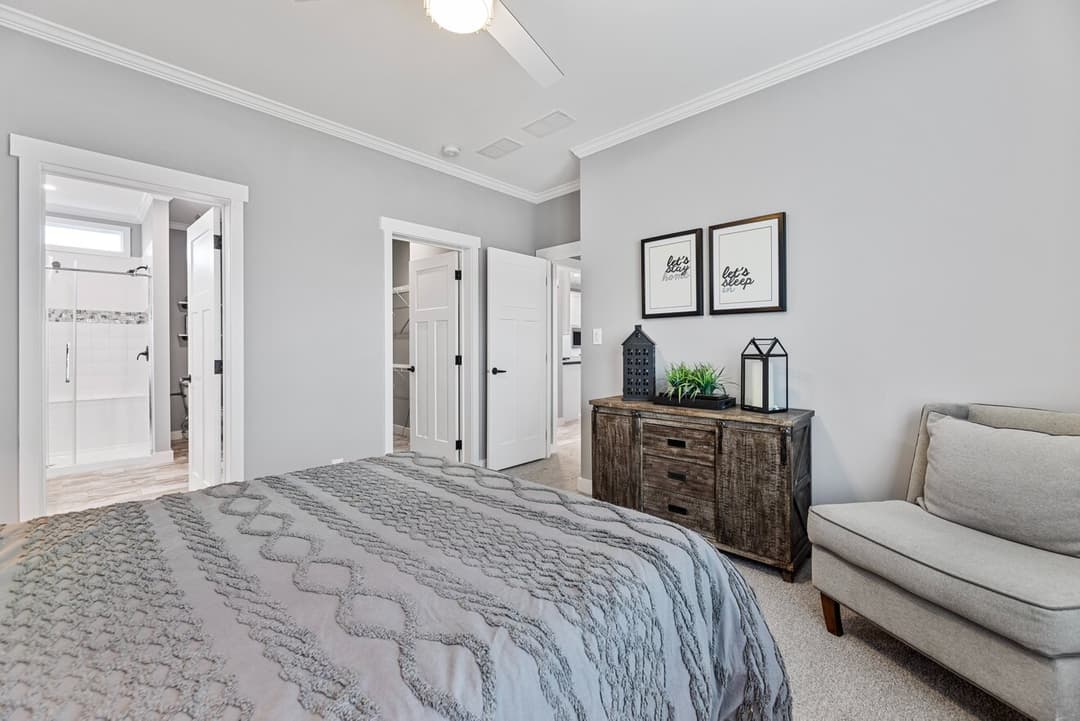 Cottage farmhouse 28522j bedroom home features